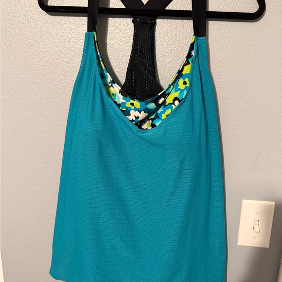 ZeroXposur Other - ZeroXposur Teal Athletic Tank with Floral Accents